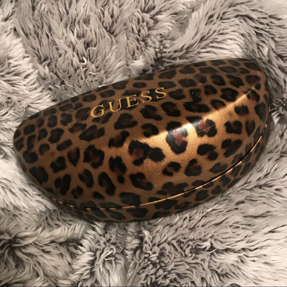 Guess case